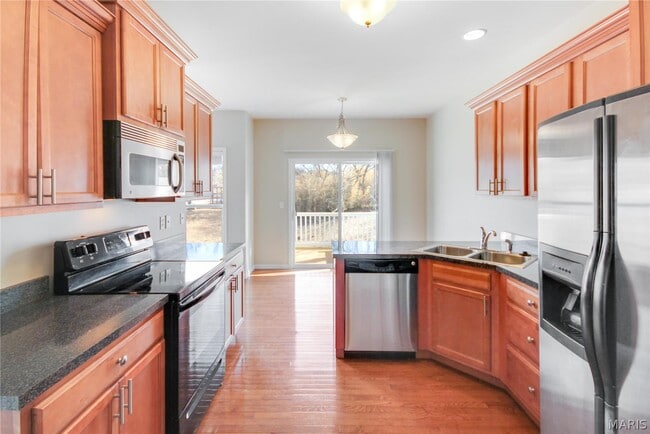 Photo - 400 Willott Square Dr