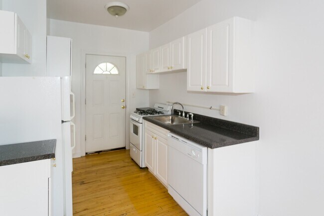 Photo - 3754 N Fremont St Unit W4