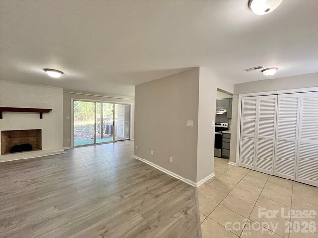 Photo - 2901 Iron Gate Ln