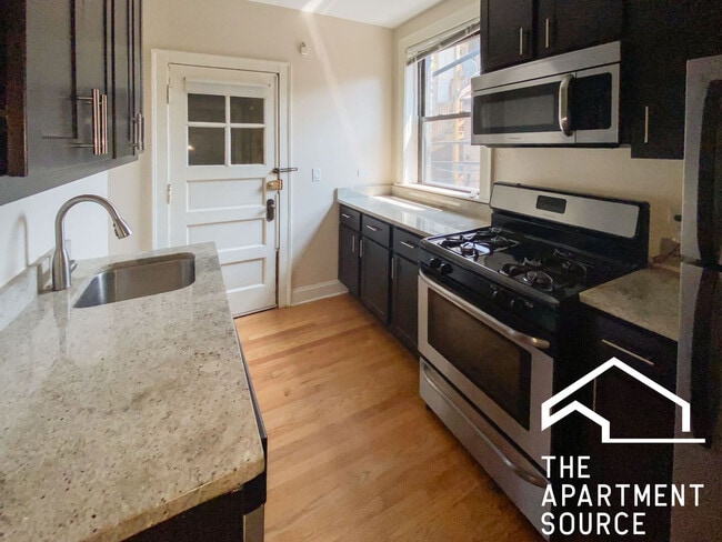 Building Photo - 4715 N Leavitt St Unit 2