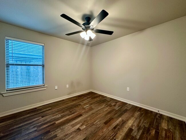 Photo - 5524 122nd Street