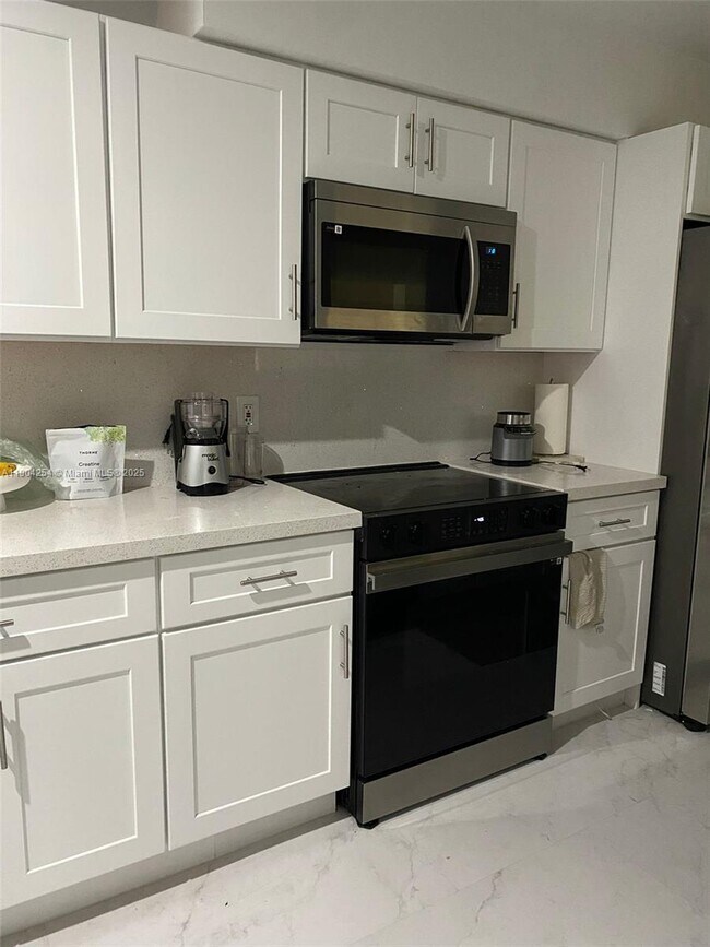 Photo - 833 Riverside Dr Unit 832