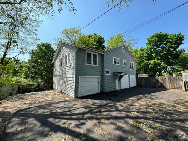 Building Photo - 30 Crissey Ave Rental