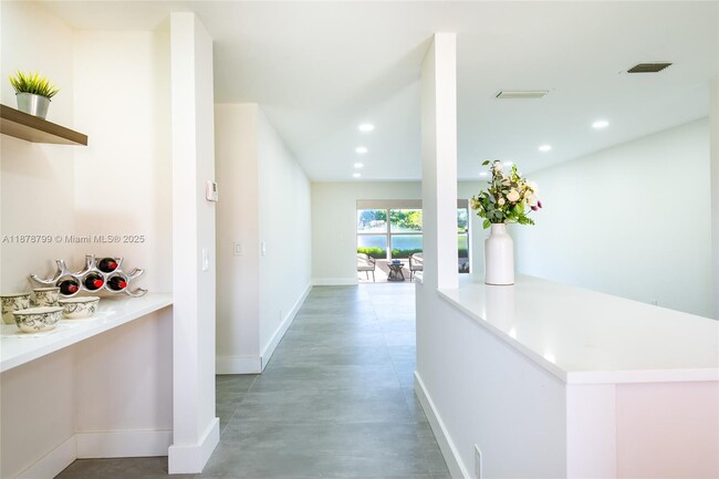 Photo - 604 Laconia Cir Unit B