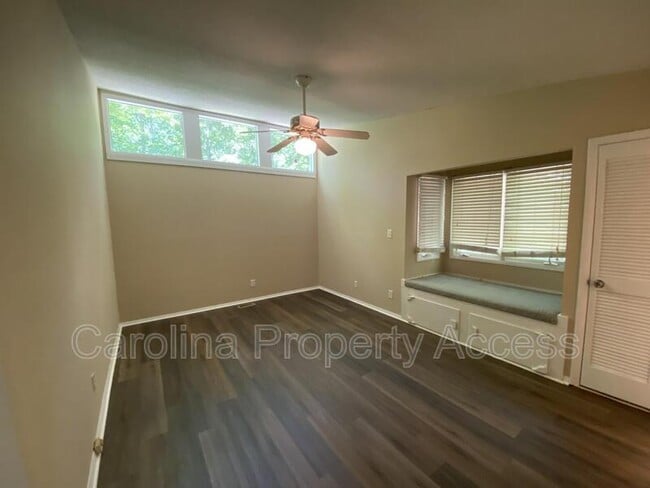 Photo - 102 Polks Pl