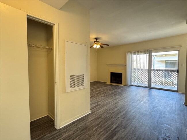 Photo - 6500 Harbor Town Dr Unit 3408