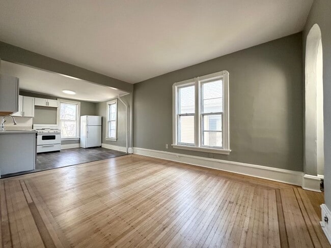 Building Photo - 2711 Aldrich Ave S Unit 2