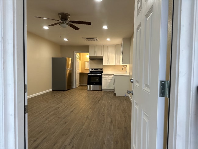 Photo - 135 W Monroe St Unidad 6