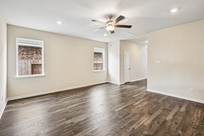 Photo - 2526 Green Jasper Dr