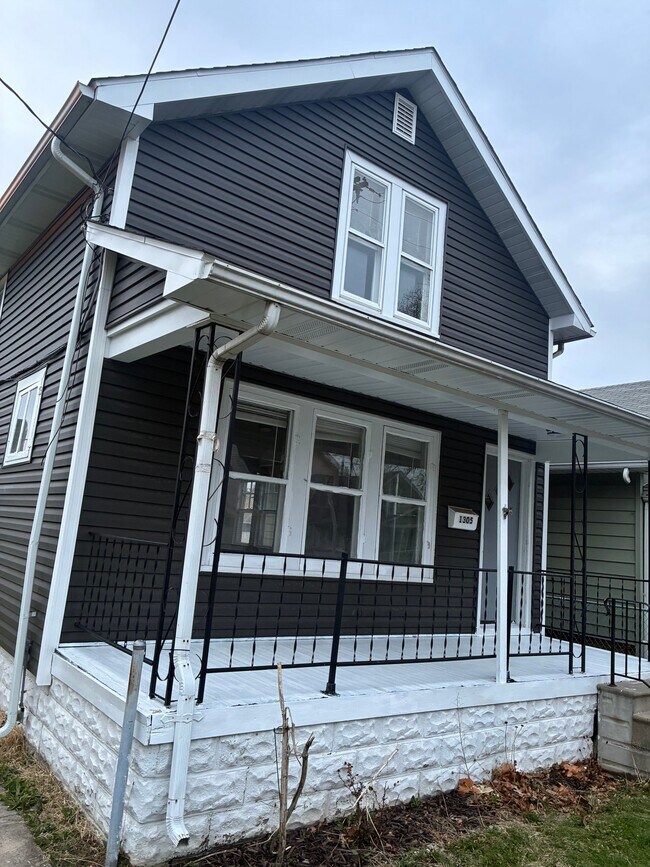 Photo - 1305 Mott Ave