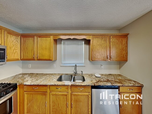 Photo - 102 Bonnabel Ct