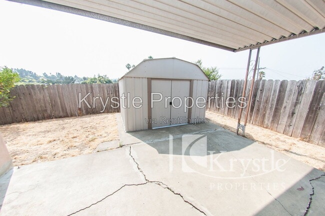 455 Wilshire Ave