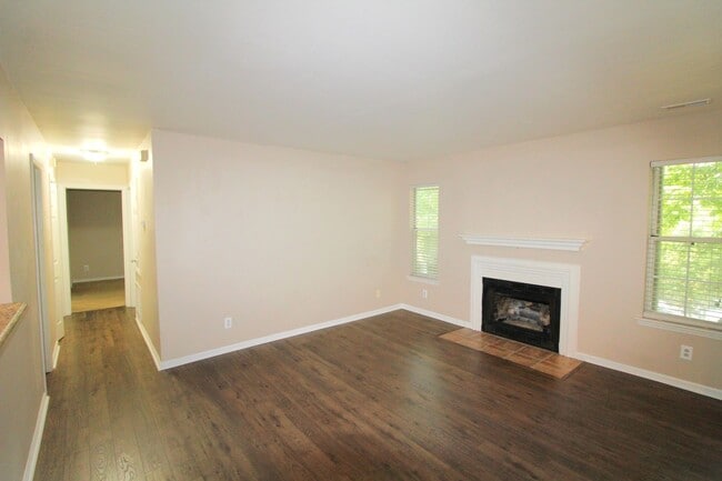 Photo - 2-Bedroom Condo on the Sugar Creek Greenway!