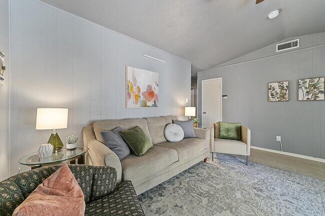 Photo - 3032 Edgewood Dr