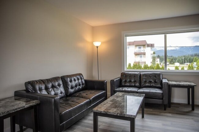 Building Photo - 3 bedroom in Kitimat BC V8C 1W4