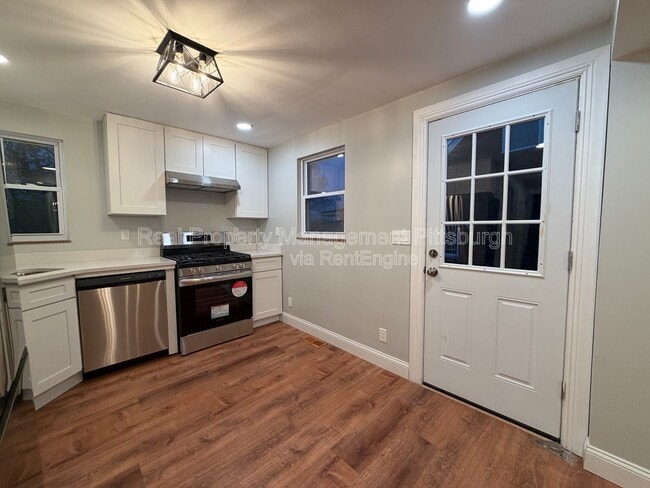 Photo - 1053 Edward Dr