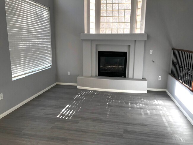 Photo - 653 Orbiter Ln