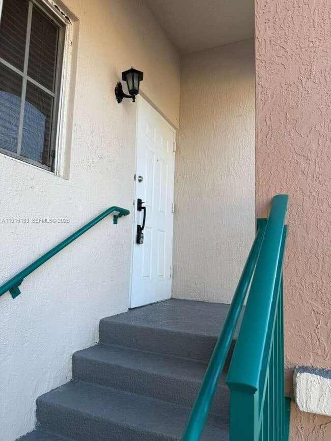 Photo - 1300 SE 31st Ct Unidad 203-36