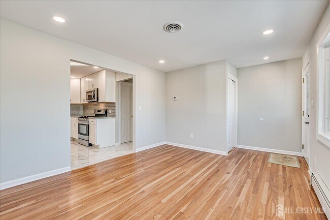 Photo - 145 Somerset Ave