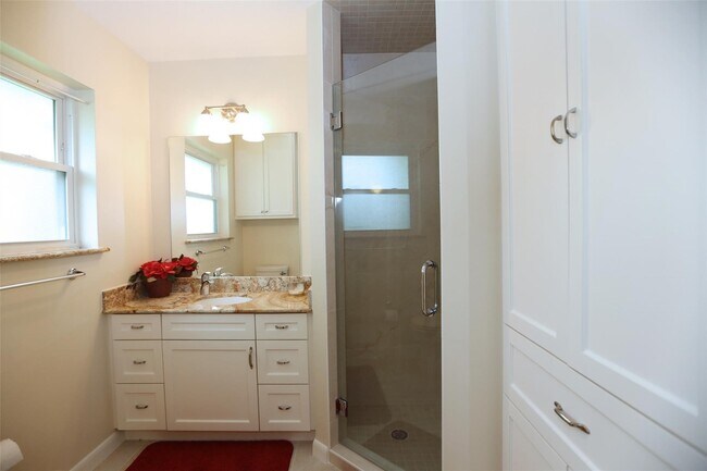 Building Photo - 3535 Durhill St