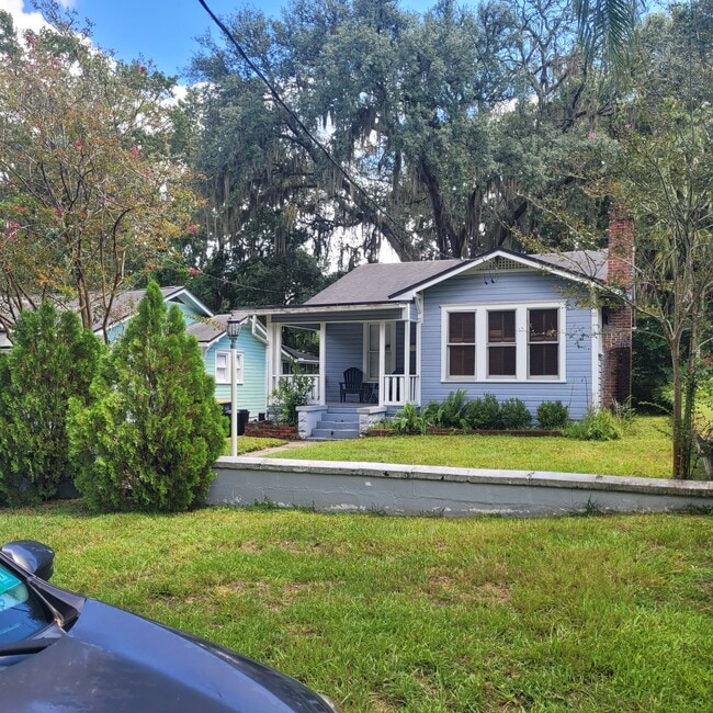 Building Photo - 3812 Walsh St Rental