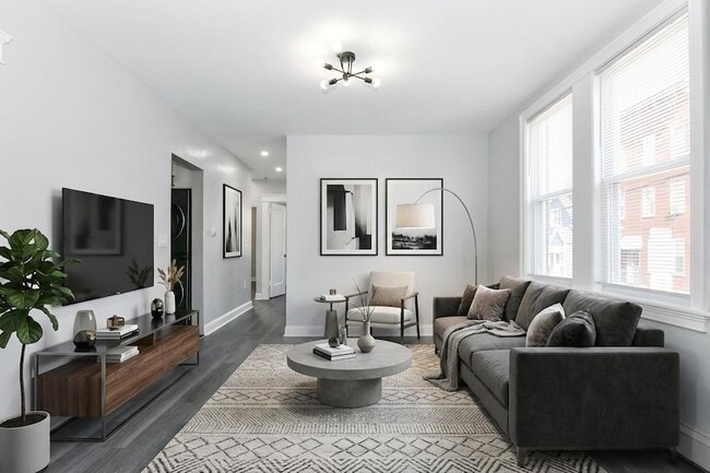 Building Photo - 540 61st St Unit 1