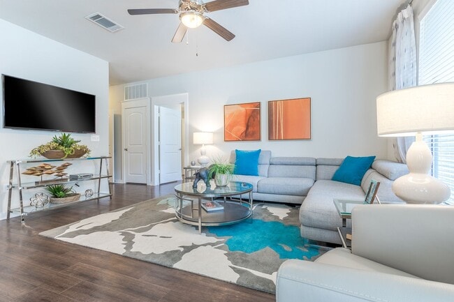 Photo - Make This Space Your Own! Unidad SMAS