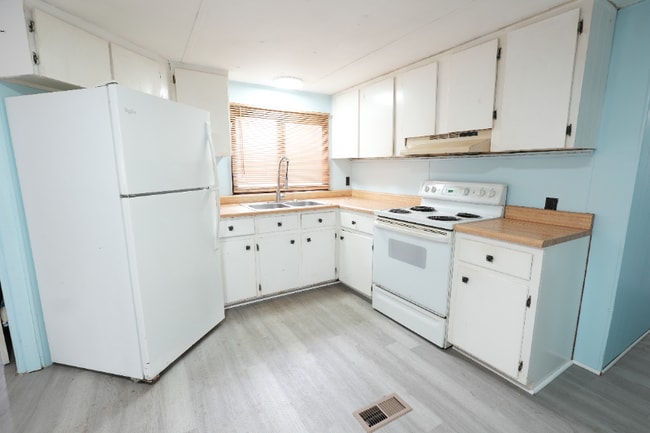 Photo - 206 Cedar St