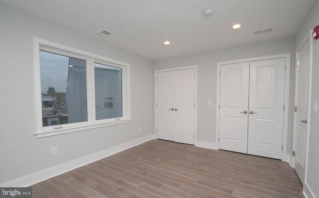 Photo - 2562 Frankford Ave Unidad 3F