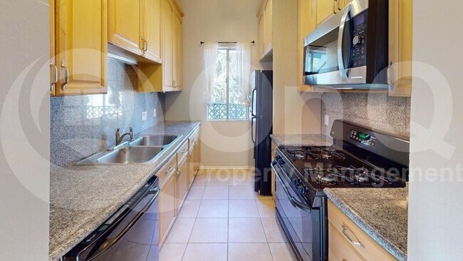 Photo - 818 S Langley Ave Unit 204