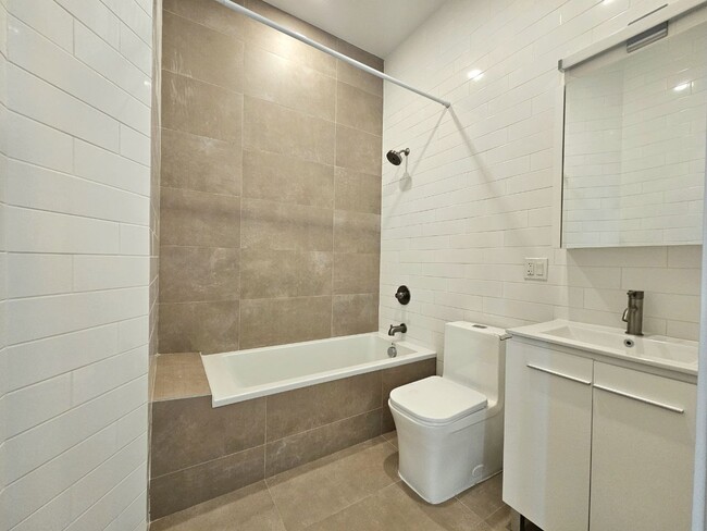 Photo - 715 Park Ave Unidad 1C