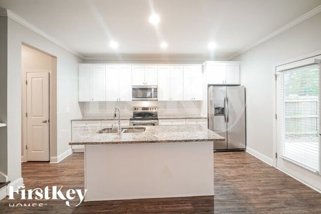 Photo - 28 E Newnan Rd