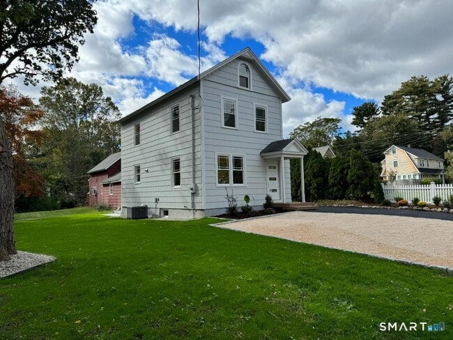 Photo - 429 Round Hill Rd