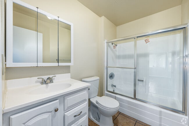 2BR, 1BA - 700SF - Bathroom