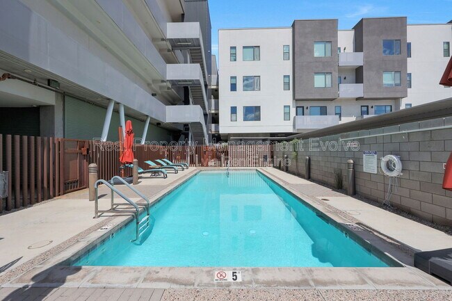 Building Photo - 1130 N 2nd St Unit 311