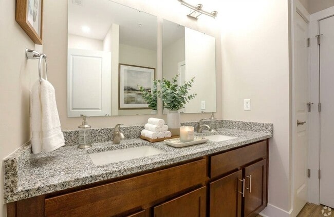 Photo - Heritage Square