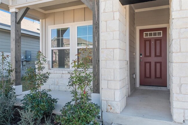 Photo - 520 Loriner Wy