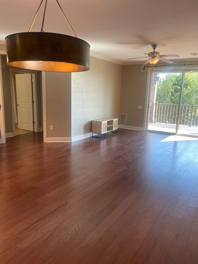 Photo - Oak Ridge 37830 - 2 bedroom, 2 bath Condo - Contact Lisa Vineyard and Shannon Russell (865) 216-9334