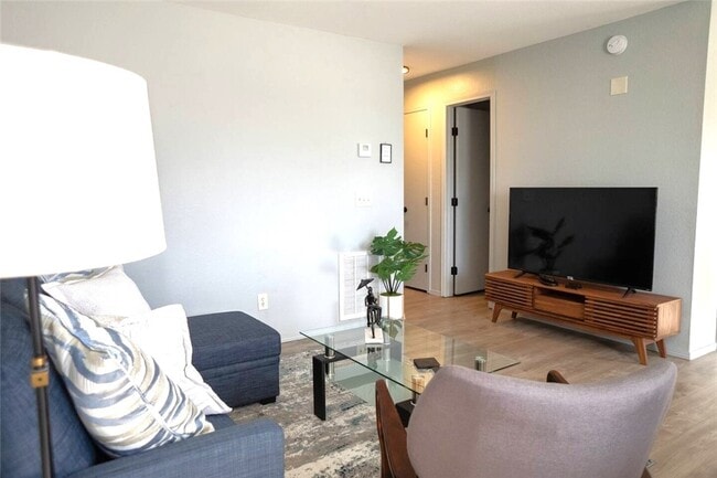 Photo - 502 SE B St Unit A