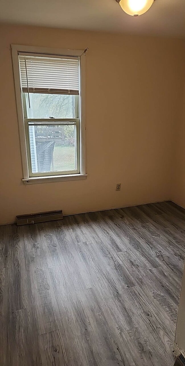 Photo - 409 N 1st St