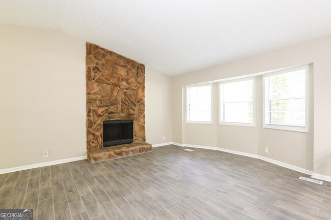 Photo - 1576 Ember Cir SW