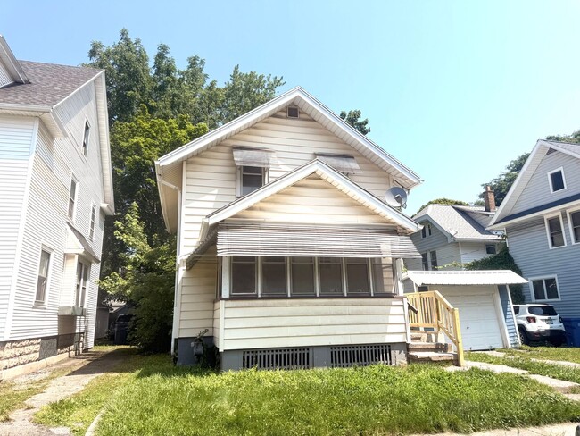 Photo - THE CUTEST 3 BEDROOMS SINGLE HOME !! 1St floor bedroom