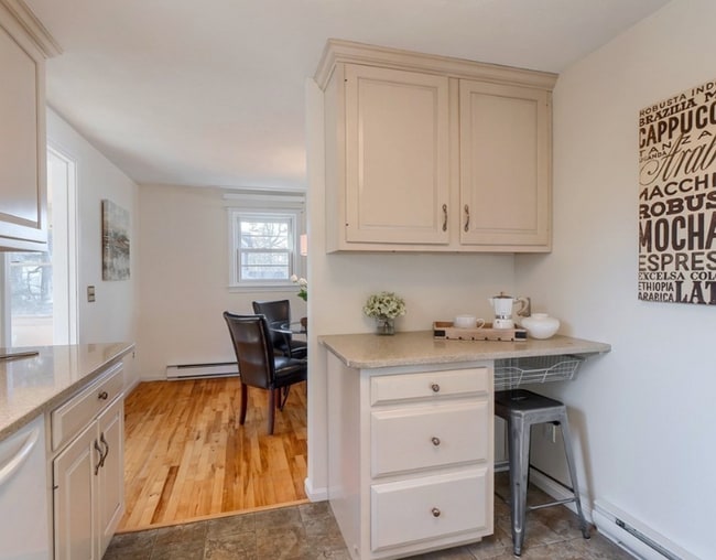 Photo - 438 Old Bedford Rd