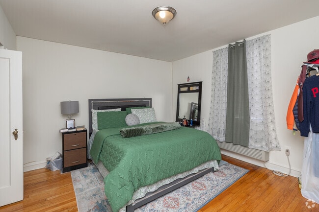 1BR, 1BA - 640SF - Bedroom - Melrose Court Apartments