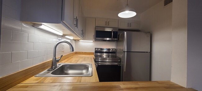 Photo - 6519 W Newberry Rd