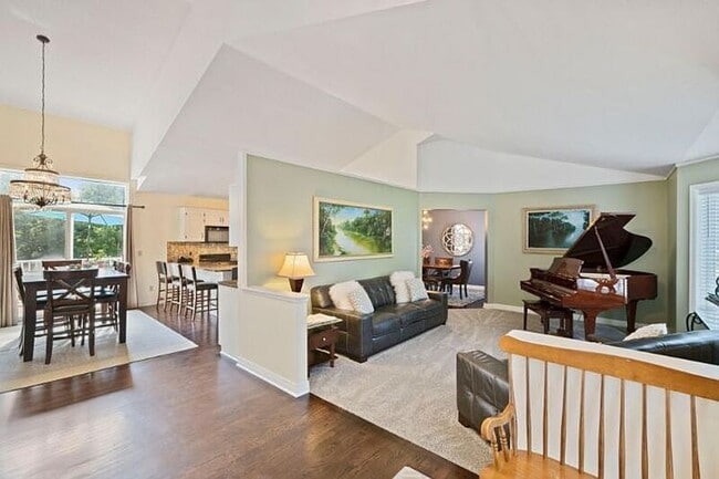 Photo - 1599 Coventry Ln