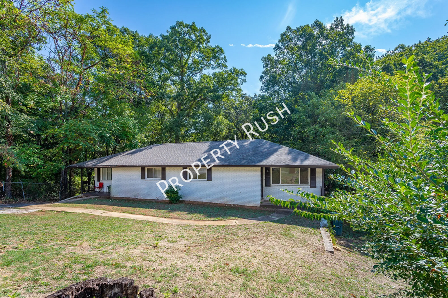 Photo - 4614 Norcross Rd. "B" - Spacious 4 bed/1 bath apartment in Hixson! $1,750/mo.