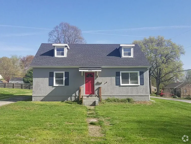 Building Photo - ****COMING SOON**** Charming 2-story home ...