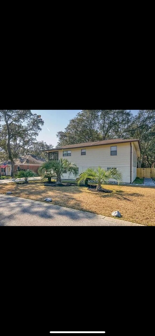Photo - 1002 High Grove Ct