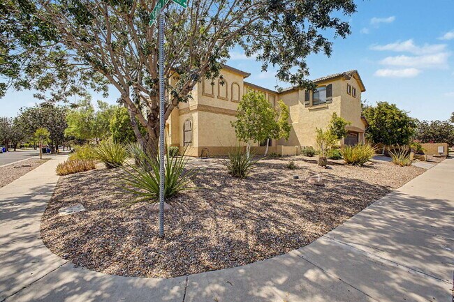 Photo - LIVE THE POWER RANCH LIFESTYLE — INTERNET & LANDSCAPING INCLUDED!